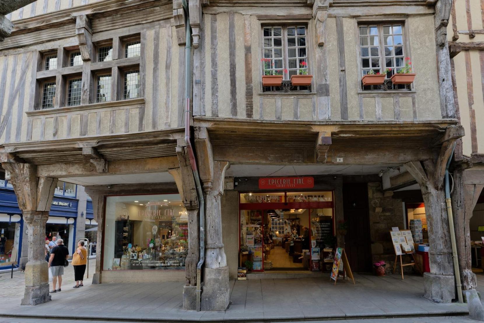 Guest House Saint Yves Dinan Exterior photo
