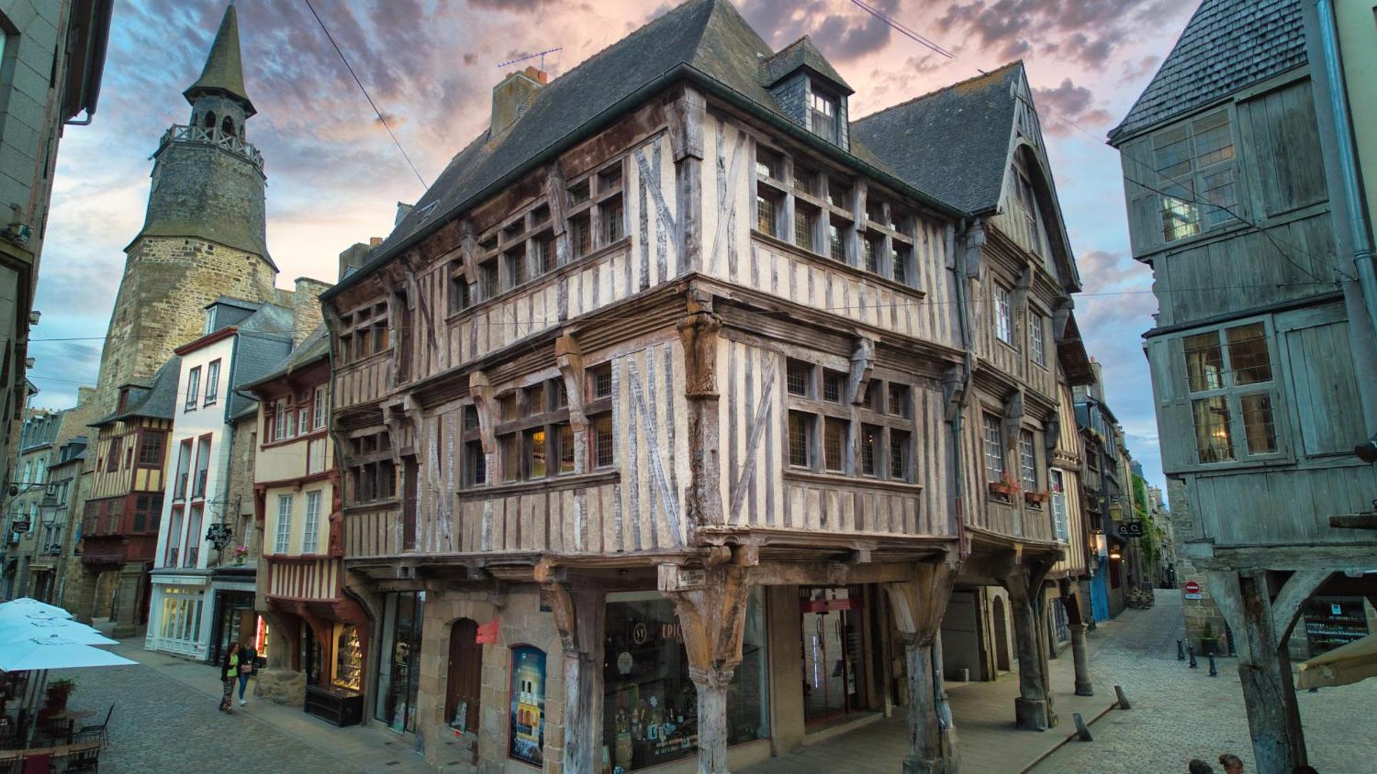 Guest House Saint Yves Dinan Exterior photo